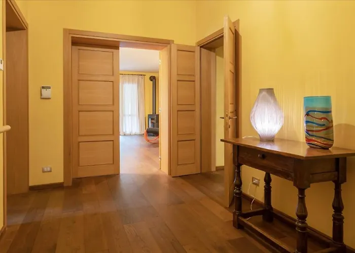 Casa Del Vento 10, Emma