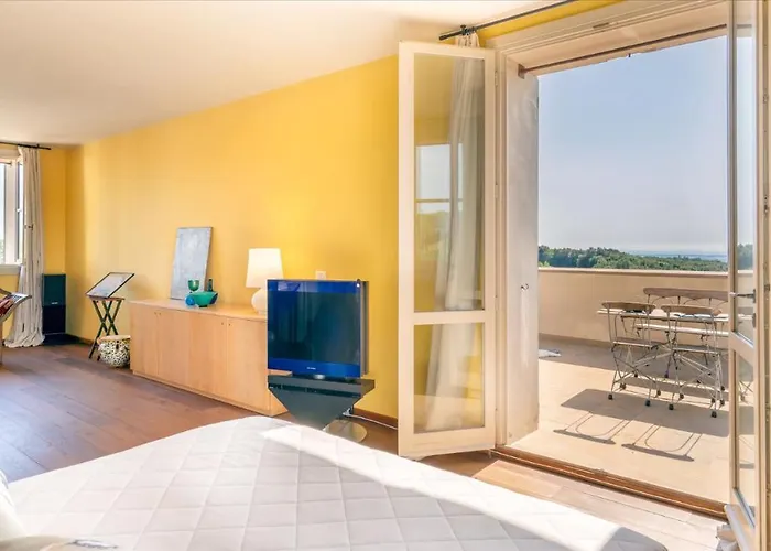 Casa Del Vento 10, Emma Villa *