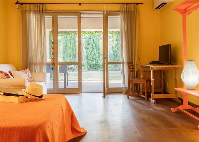 Casa Del Vento 10, Emma Villa Bibbona